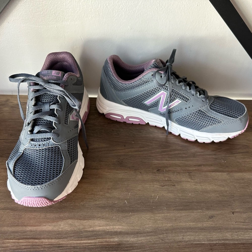 New Balance Women’s Athletic Shoes Size 9.5